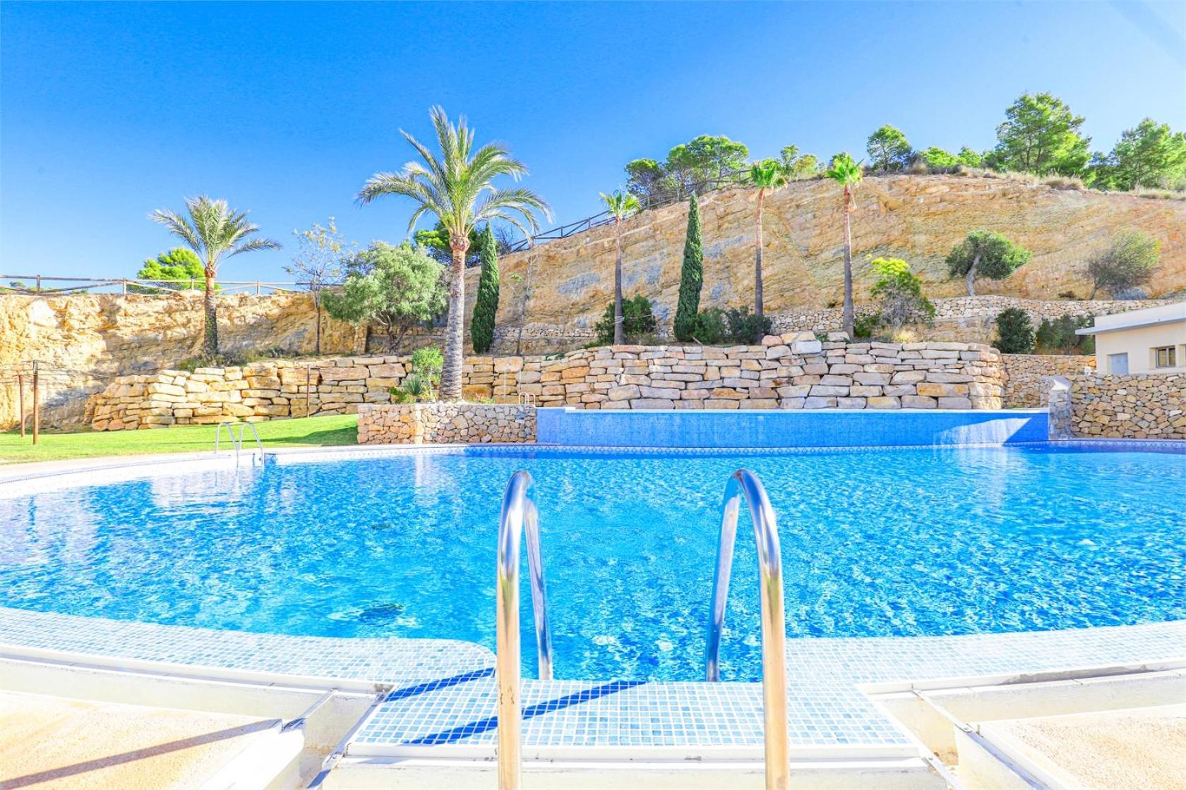 Apartment Highrise With Amazing Sea Views *