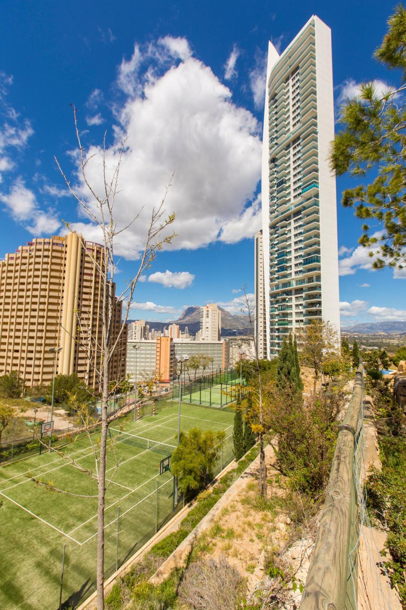 Highrise With Amazing Sea Views Apartment