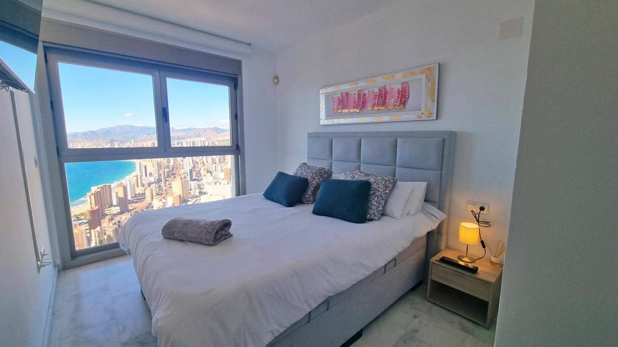Highrise With Amazing Sea Views *