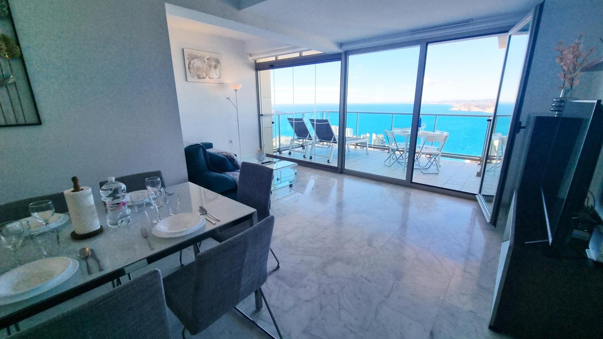 Highrise With Amazing Sea Views Apartment *