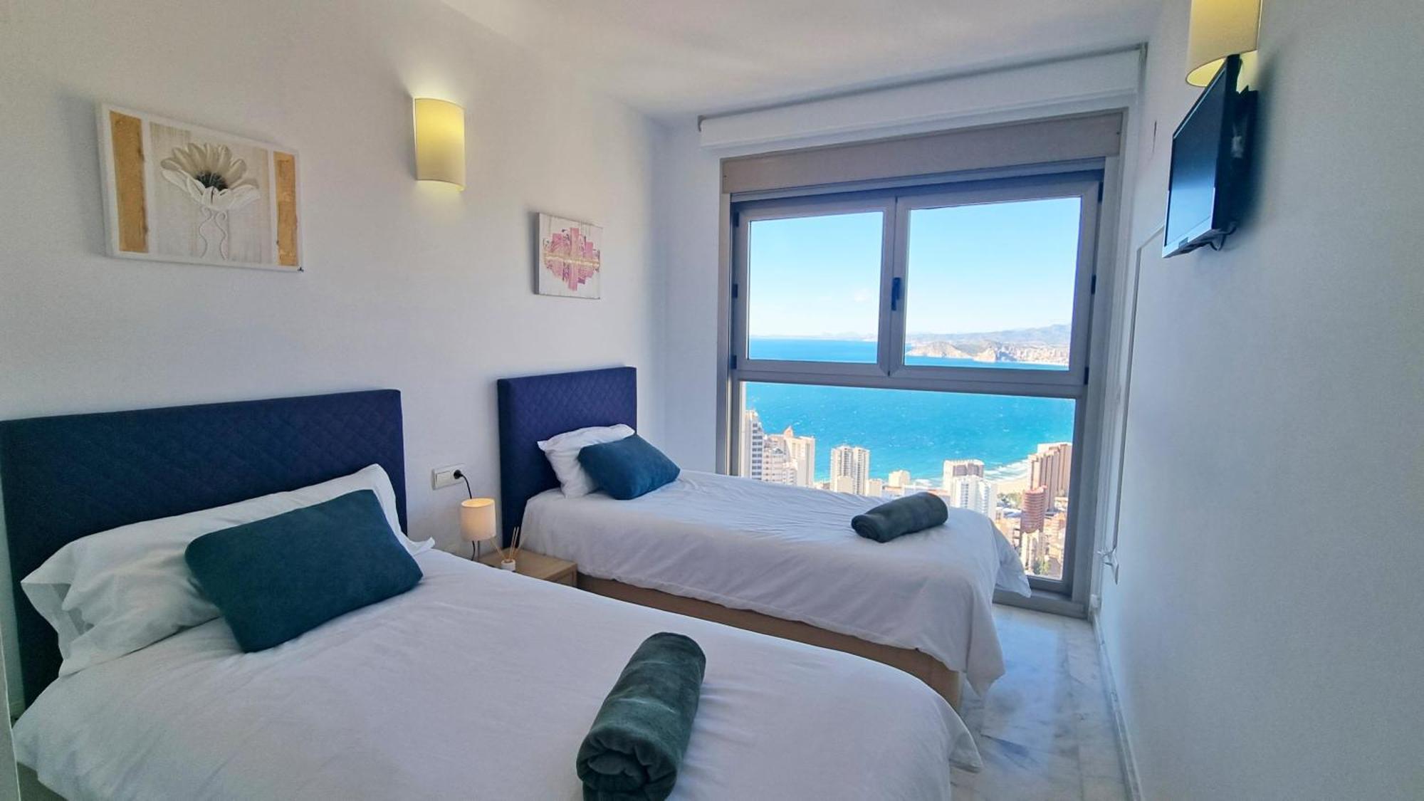 Highrise With Amazing Sea Views Apartment